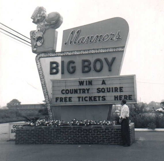 Robert & Phyllis Leatherman - Owners Galaxy Restaurant - Manners Big Boy